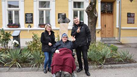 Jótékonyság felsőfokon: Andrássy Cintia és családja ma is asztalt terített az elesetteknek