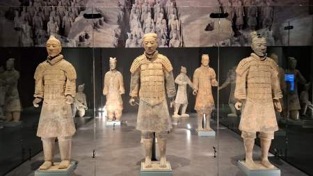A kínai katonák már Pesten vannak – Nagyszabású kiállítás a Szépművészeti Múzeumban 