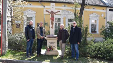 Csík János és a Mezzo zenekar tavaszi hangulatot varázsolt a Wojtyla Ház falai közé