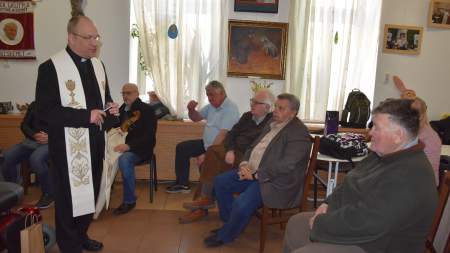 Fekete Szabolcs atya köszöntötte a Wojtyla Ház vezetőit