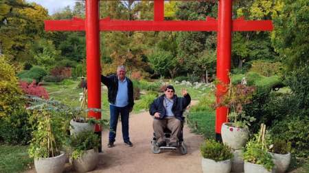 Nagypéntek a természet ölelésében – Virágoznak a japán cseresznyefák a Szegedi Füvészkertben