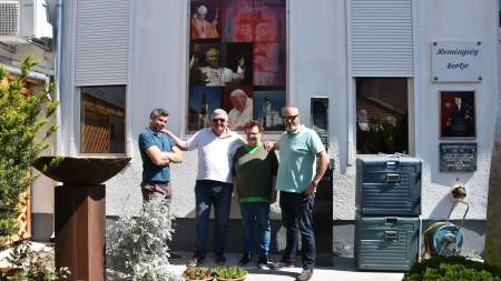 Dudás Tamás és Kövesi Krisztián szeretetlakomára invitálta a Wojtyla Ház elesettjeit