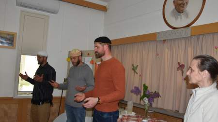 Tálcán kínált gondoskodás: a Jahuah Útja Egyesület rendezett szeretetvendégséget