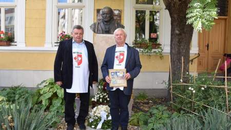 A gondoskodás nemes illata Helvécia első emberétől