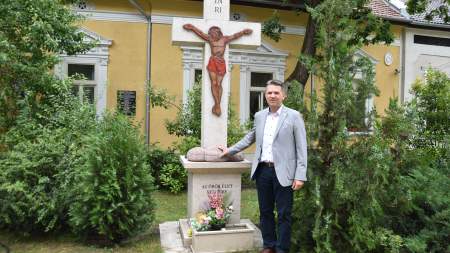 Tálcán kínált emberség – A Slonszki család hűséges támogatása aranyozta be a nélkülözők napját