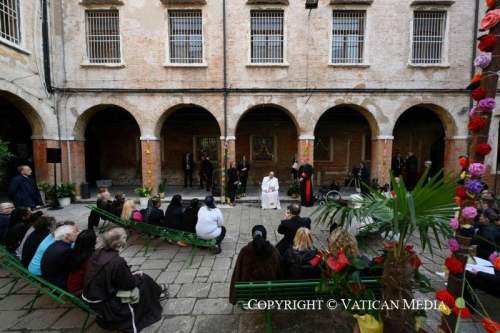Ferenc pápa a fogvatartottakhoz Velencében: A börtön az újjászületés helyévé is válhat!
