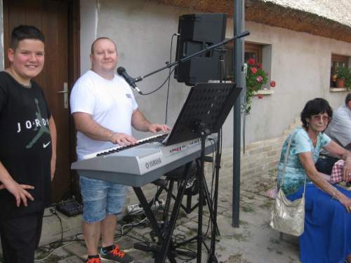 A Vidám Törzsasztal nyári fesztivált tartott a Marika Tanyán