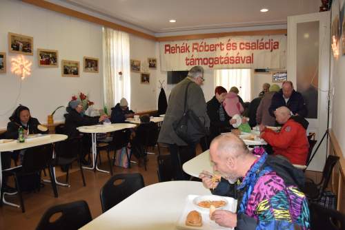 A szeretet fűszere, a hűség záloga: Rehák Róbert és családja nemes gesztusa – immáron másodszor 