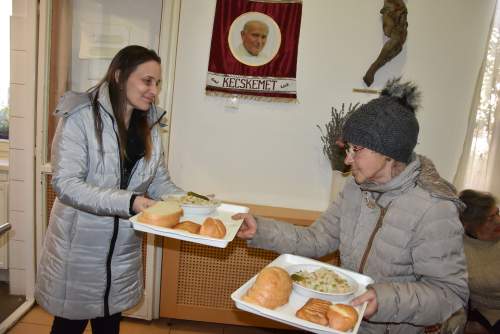 Hitvesi eskü és karitatív küldetés: Tóth Tibor szívén viseli a Wojtyla család sorsát