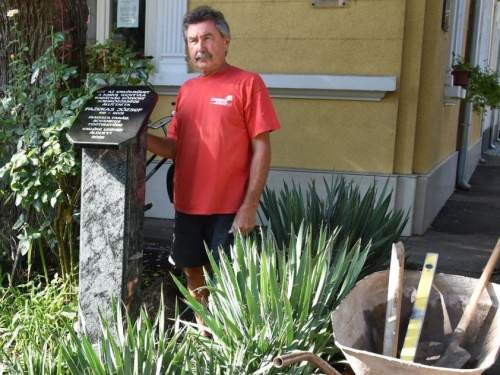 Kőbe vésett szeretet Borsos István jóvoltából