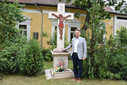 Tálcán kínált emberség – A Slonszki család hűséges támogatása aranyozta be a nélkülözők napját